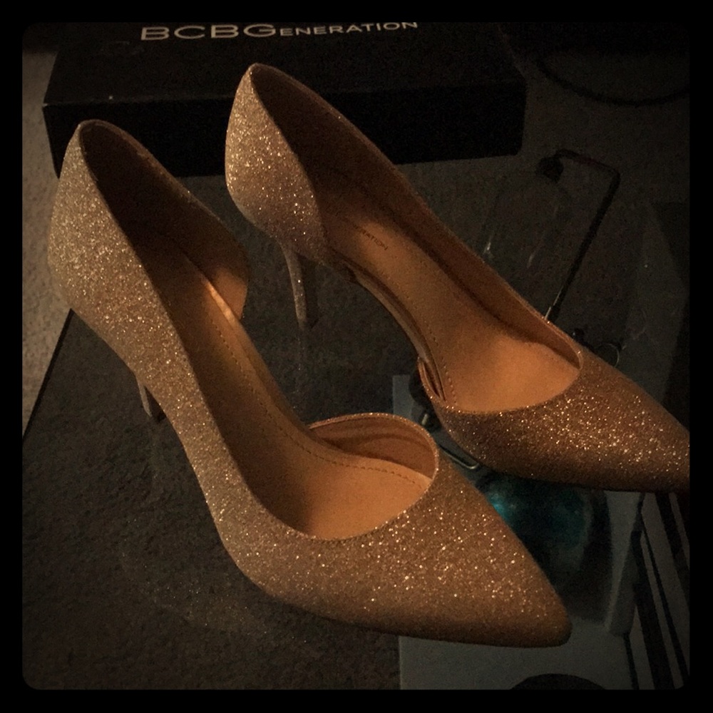 BCBG size 6.5 never worn Glitter Pumps